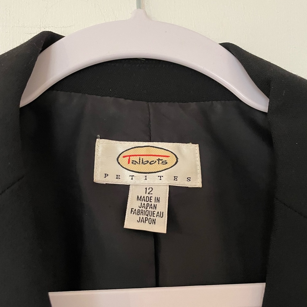 Talbots 3 button dress blazer. In good used condition